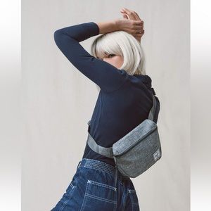 Herschel Supply Co. Fifteen Hip Fanny Pack In Light Grey